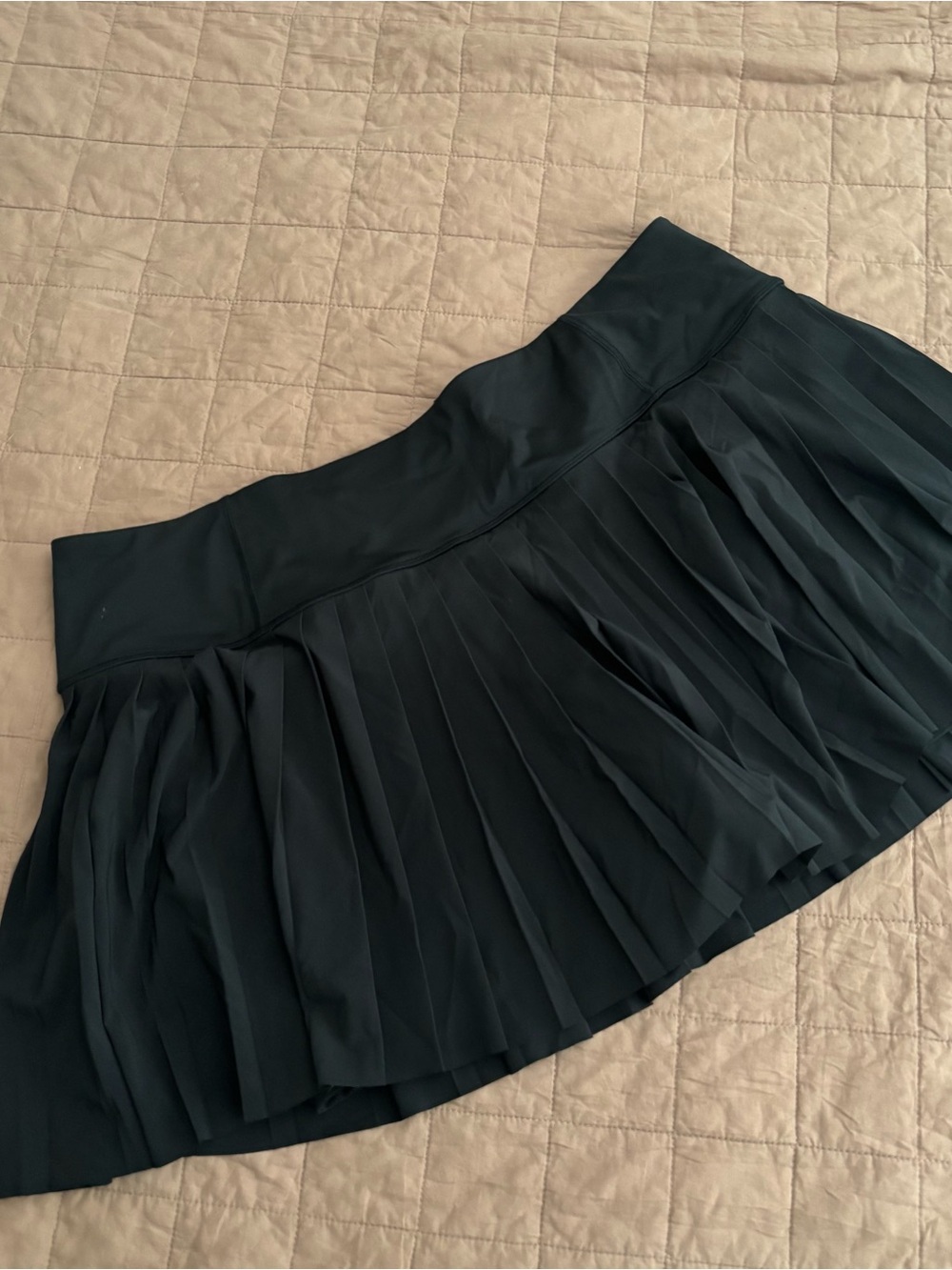 Athleta Black Pleated Elevate Skort (tennis skirt)